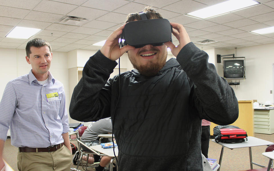 Construction trades students testing virtual reality
